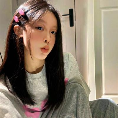 小资女孩向前冲